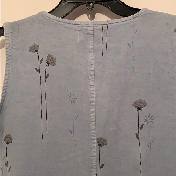 Timbuktu Sleeveless Top in Artsy Chambray Cloth. - Picture 8 of 9